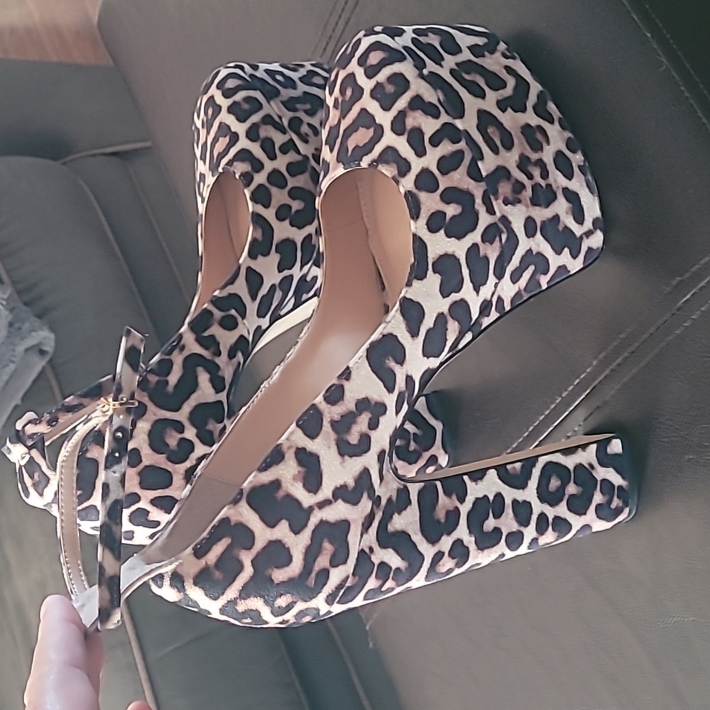 Steve Madden Skyrise platforms